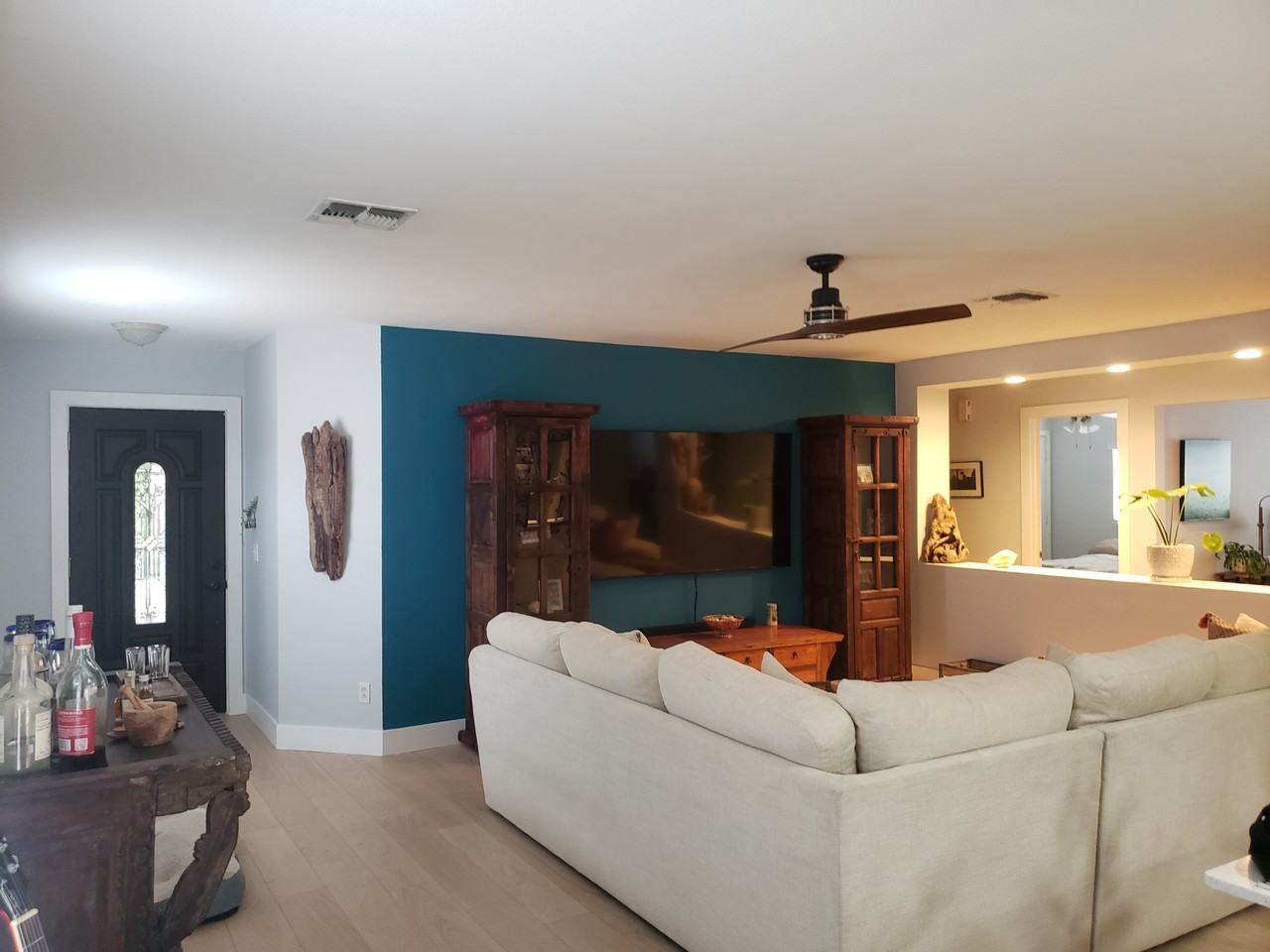 3216 W Mark Ln - Photo 7 of 27