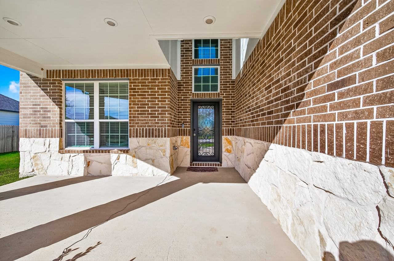 3025 Waxwing Dr - Photo 4 of 28