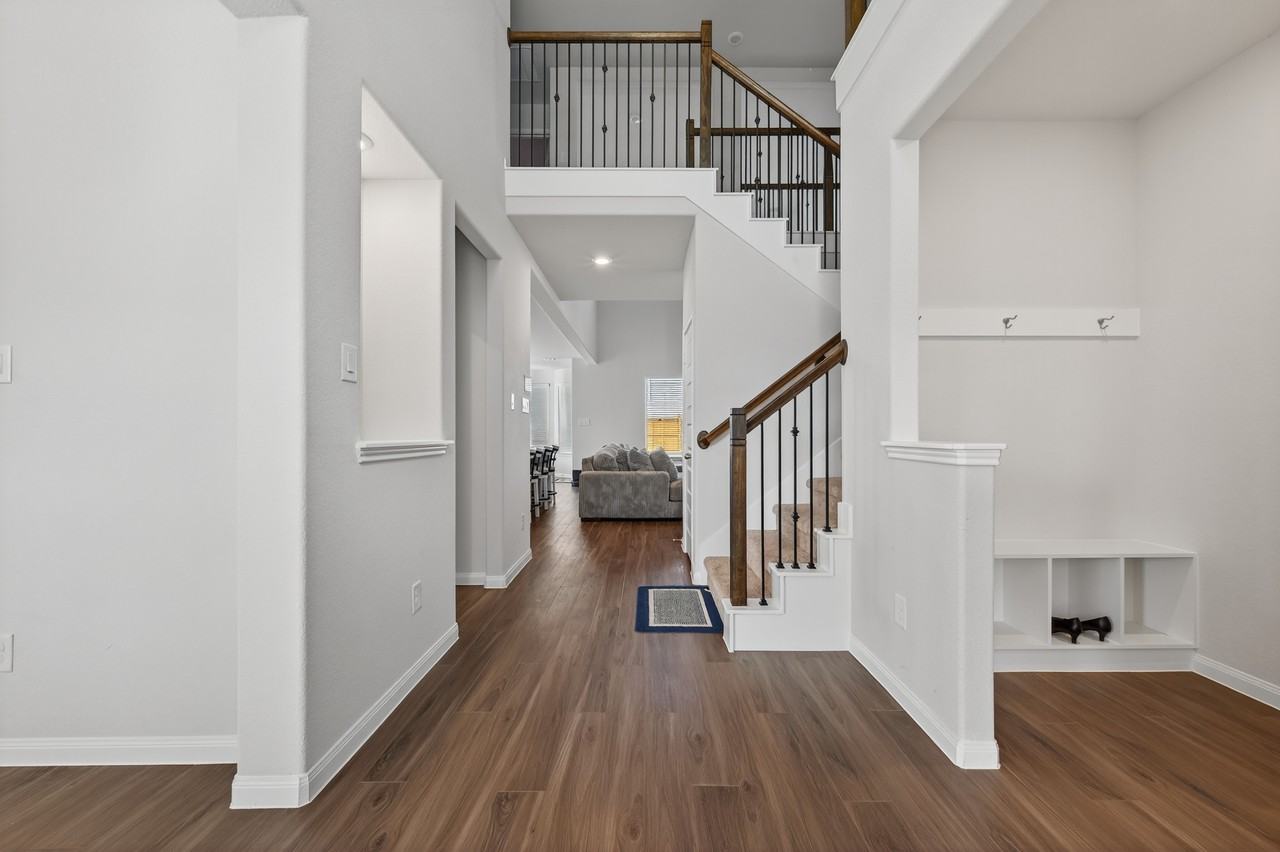 3025 Waxwing Dr - Photo 5 of 28