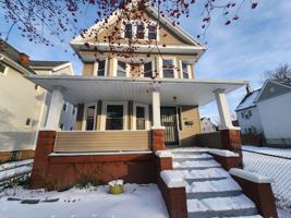 featured image of 1381 E 93rd St