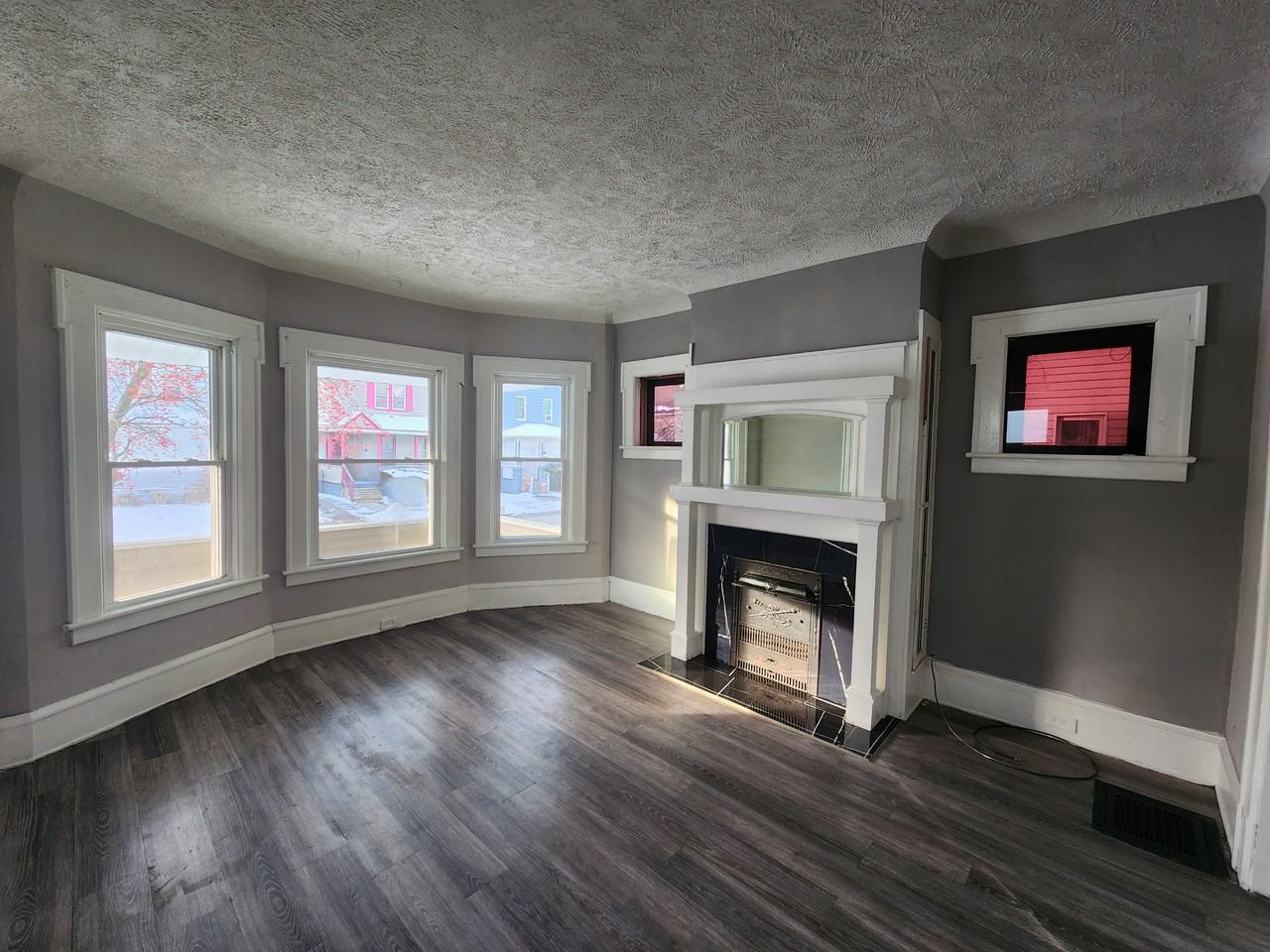 1381 E 93rd St - Photo 4 of 18