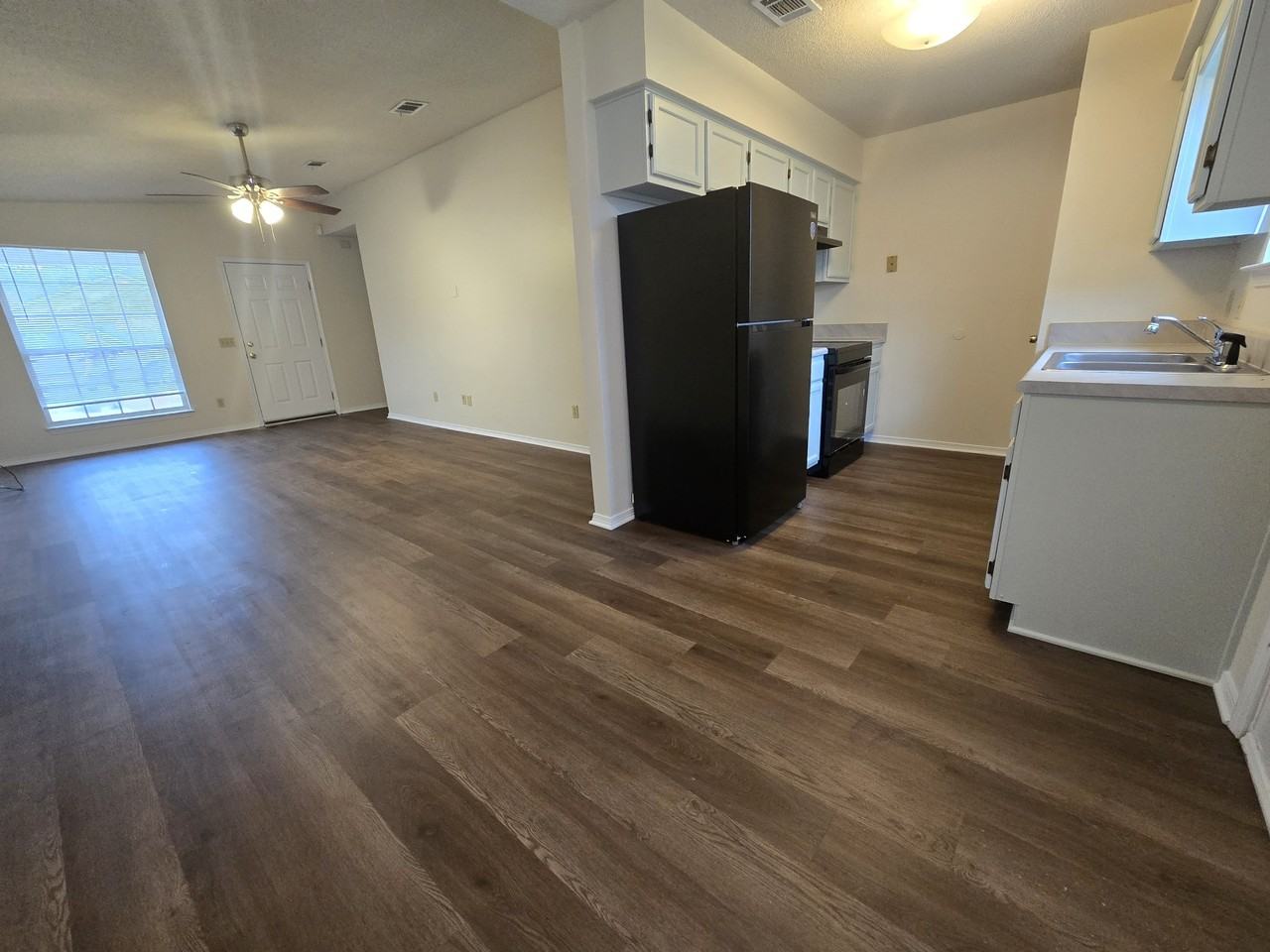 409 Shadow Way Ln - Photo 4 of 16