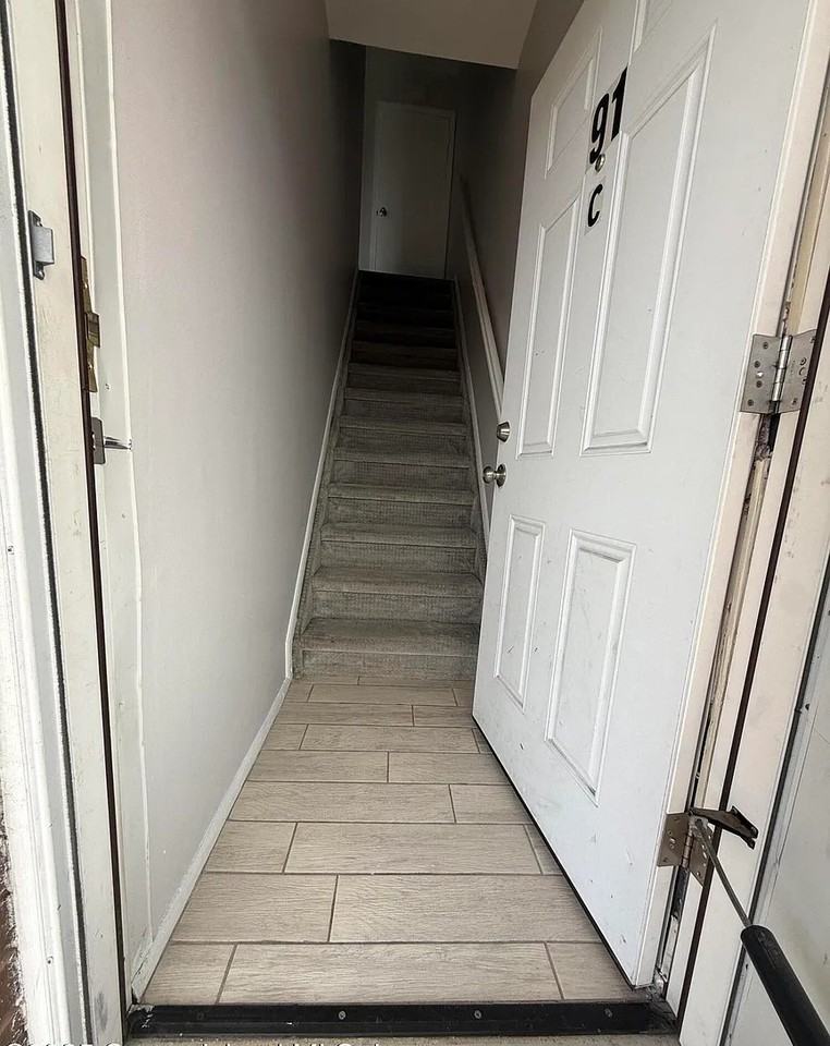 91D Narrows Rd N #C - Photo 4 of 20