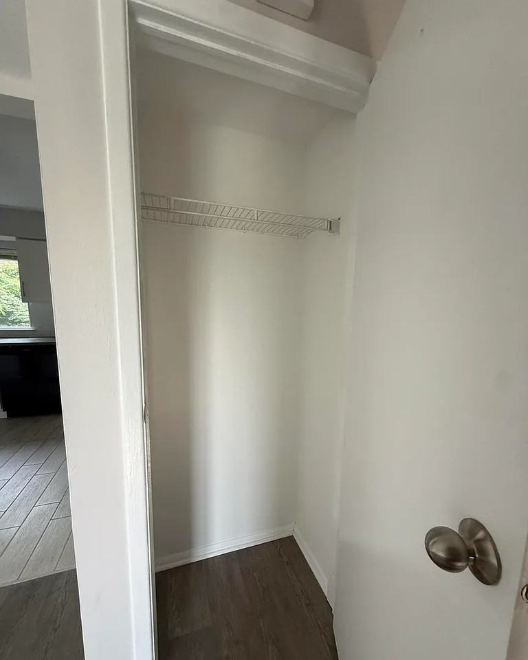 91D Narrows Rd N #C - Photo 6 of 20