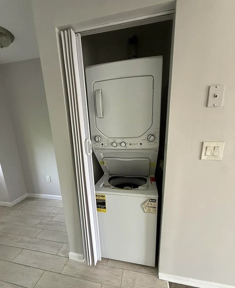 91D Narrows Rd N #C - Photo 7 of 20