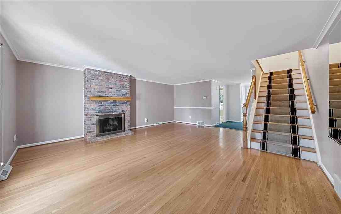 500 Burroughs Dr #B - Photo 3 of 32