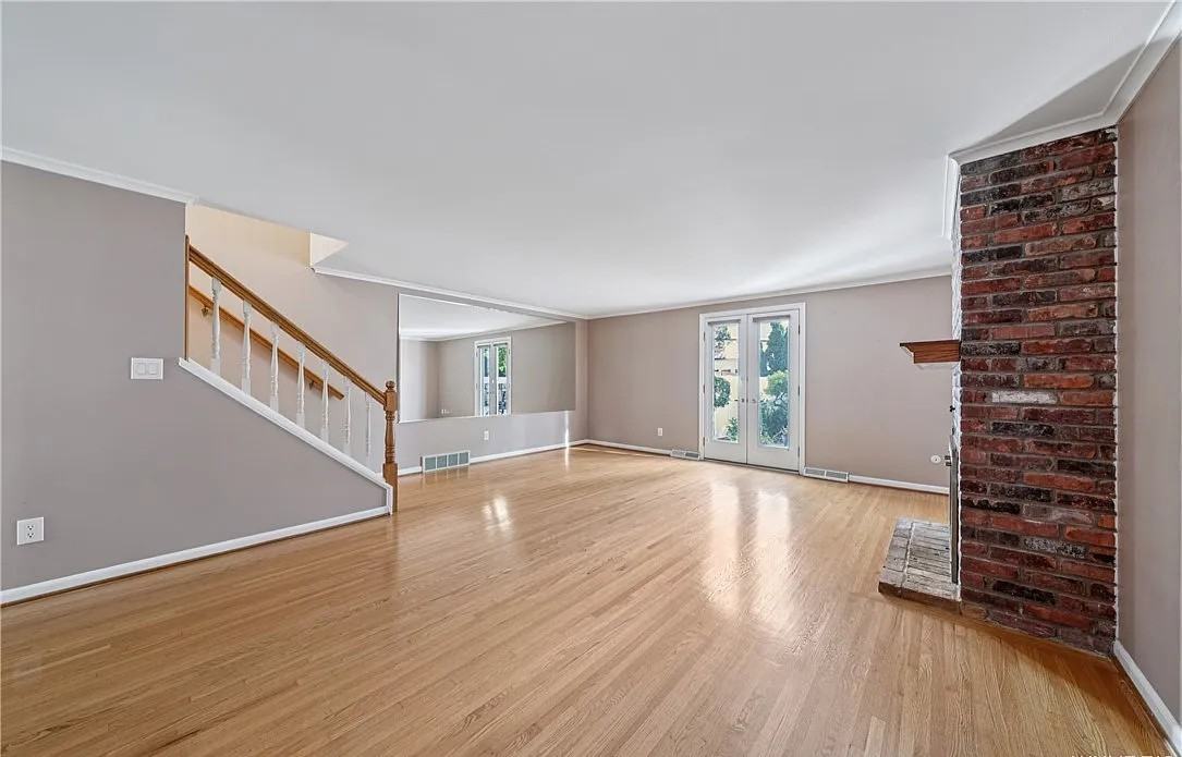 500 Burroughs Dr #B - Photo 4 of 32