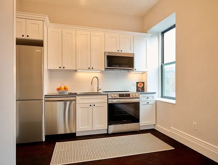 200 W 138th St #3E - Photo 5 of 8