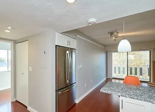 390 Broadway #44 - Photo 4 of 10