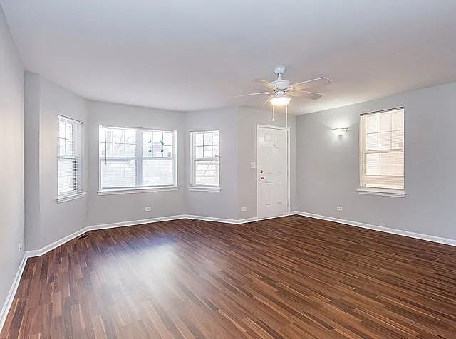 641 W Division St #13A - Photo 2 of 11