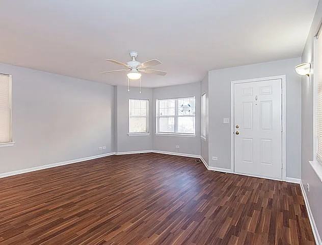 641 W Division St #13A - Photo 3 of 11