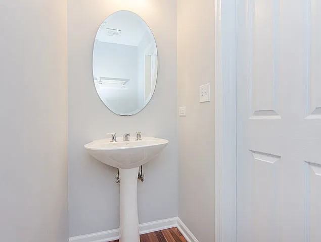 641 W Division St #13A - Photo 6 of 11