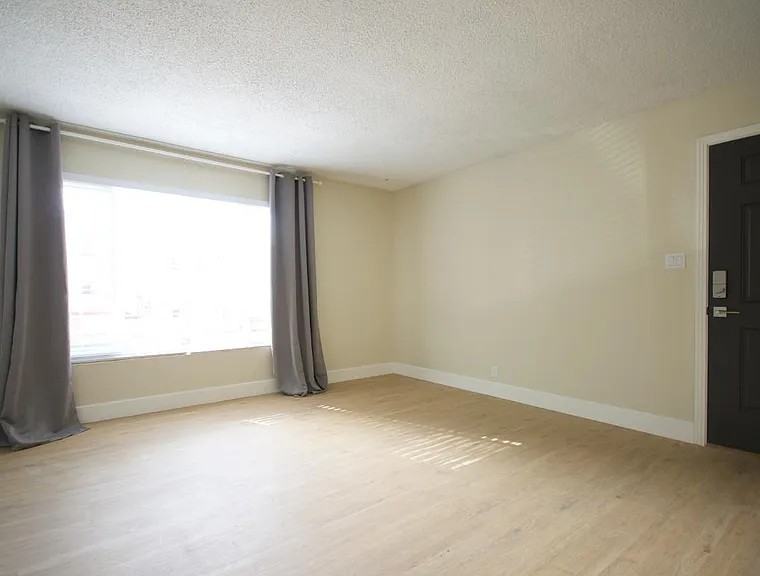 650 S 8th St #14 - Photo 6 of 10