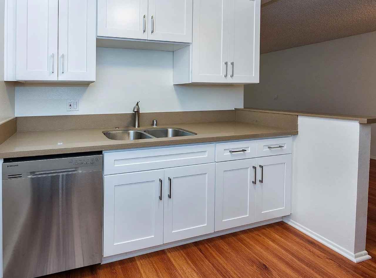 8650 Gulana Ave - Photo 4 of 15