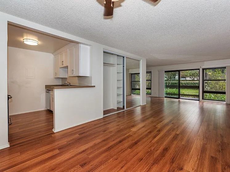 8650 Gulana Ave - Photo 5 of 15