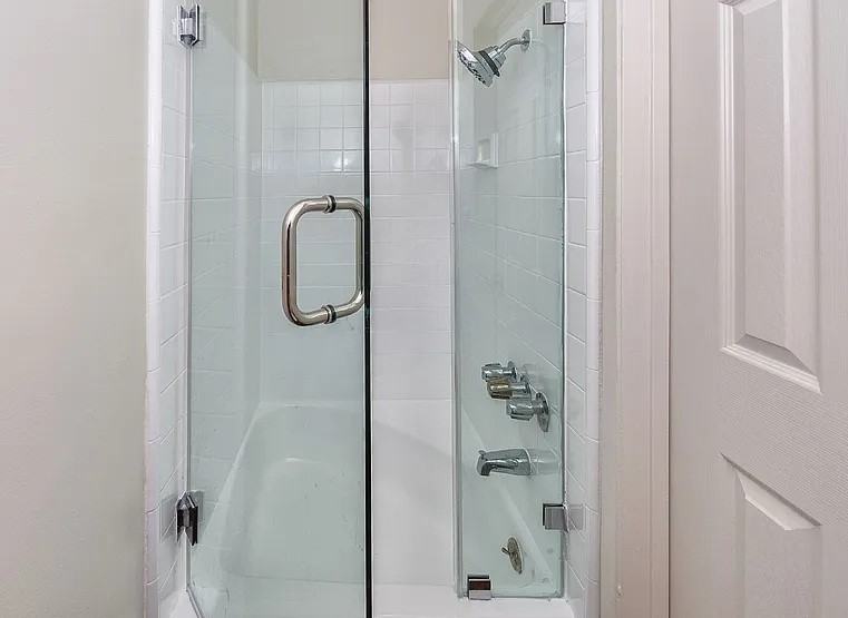 8650 Gulana Ave - Photo 6 of 15