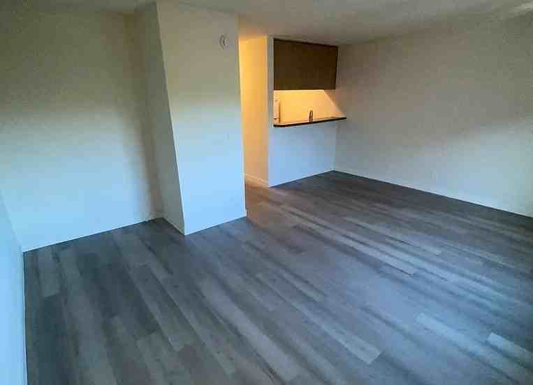 10231 Pinewood Ave #5 - Photo 2 of 8