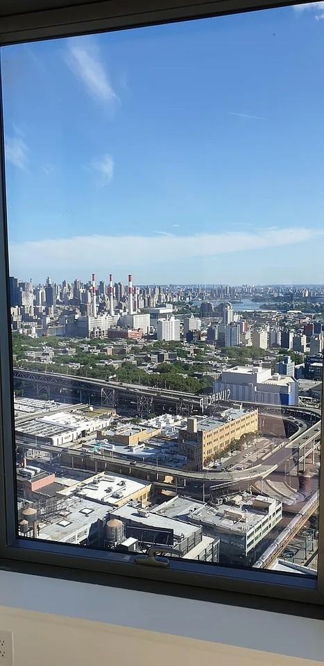 3 Court Sq - Photo 3 of 8