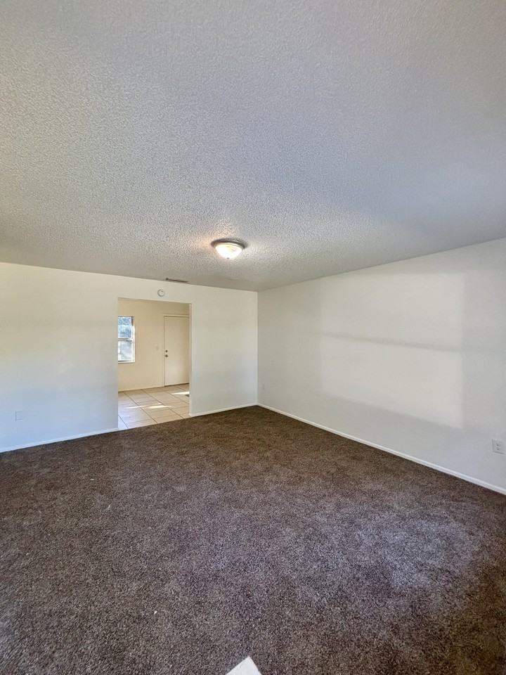 5788 Ne 15th Ave - Photo 2 of 16