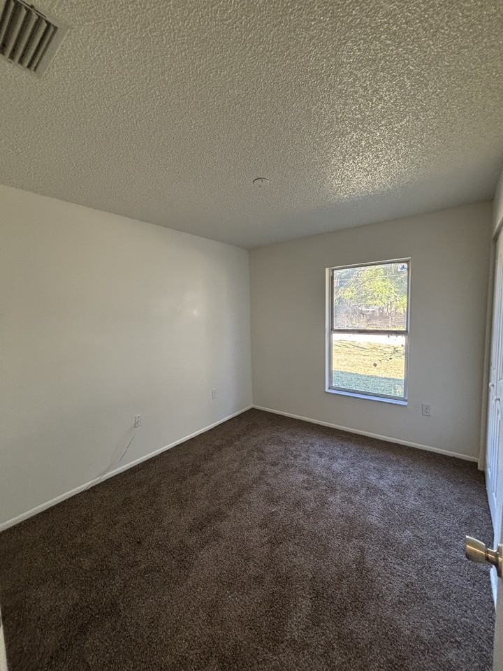 5788 Ne 15th Ave - Photo 7 of 16