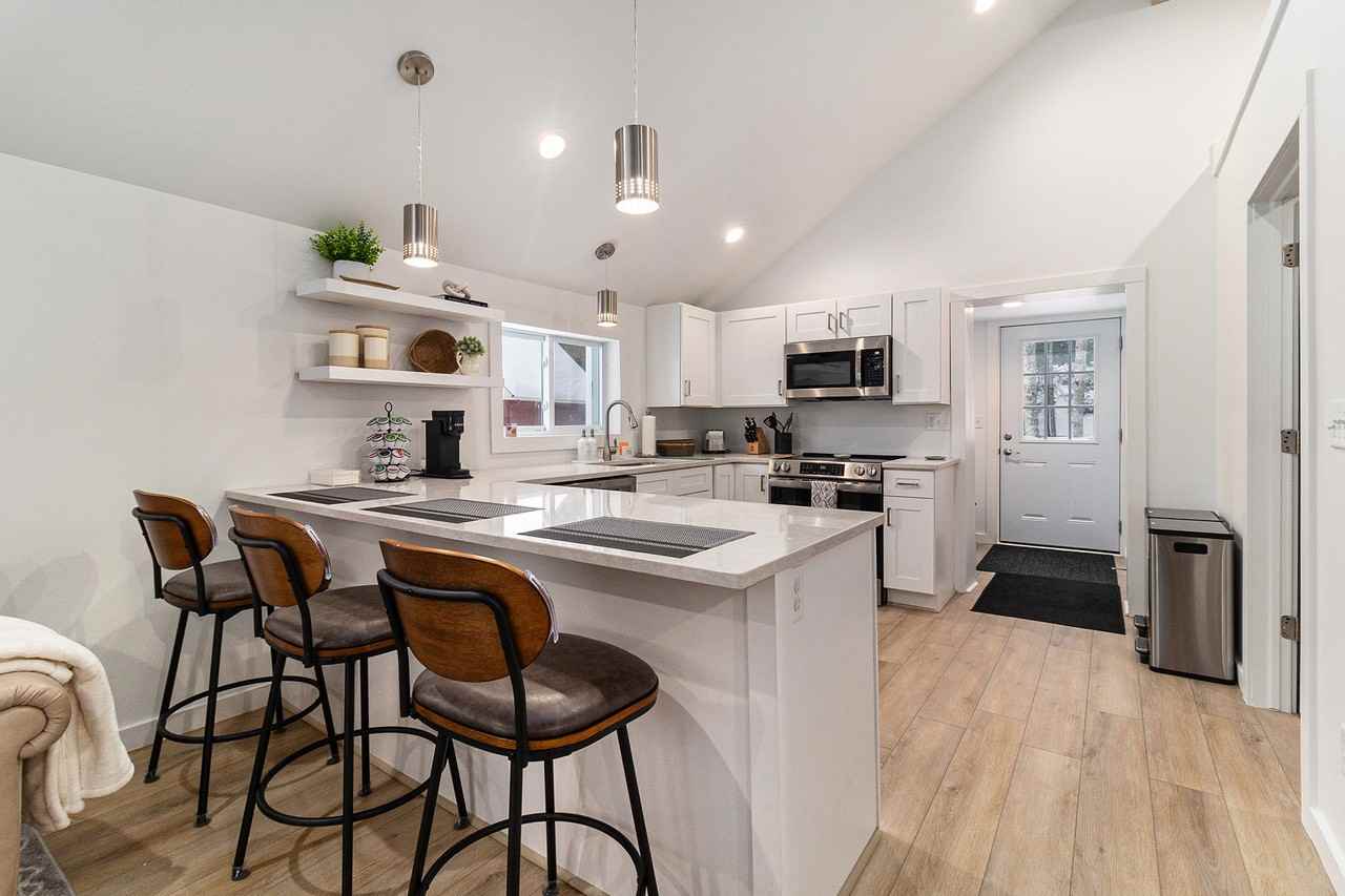 1814 W Hansen Rd - Photo 3 of 17