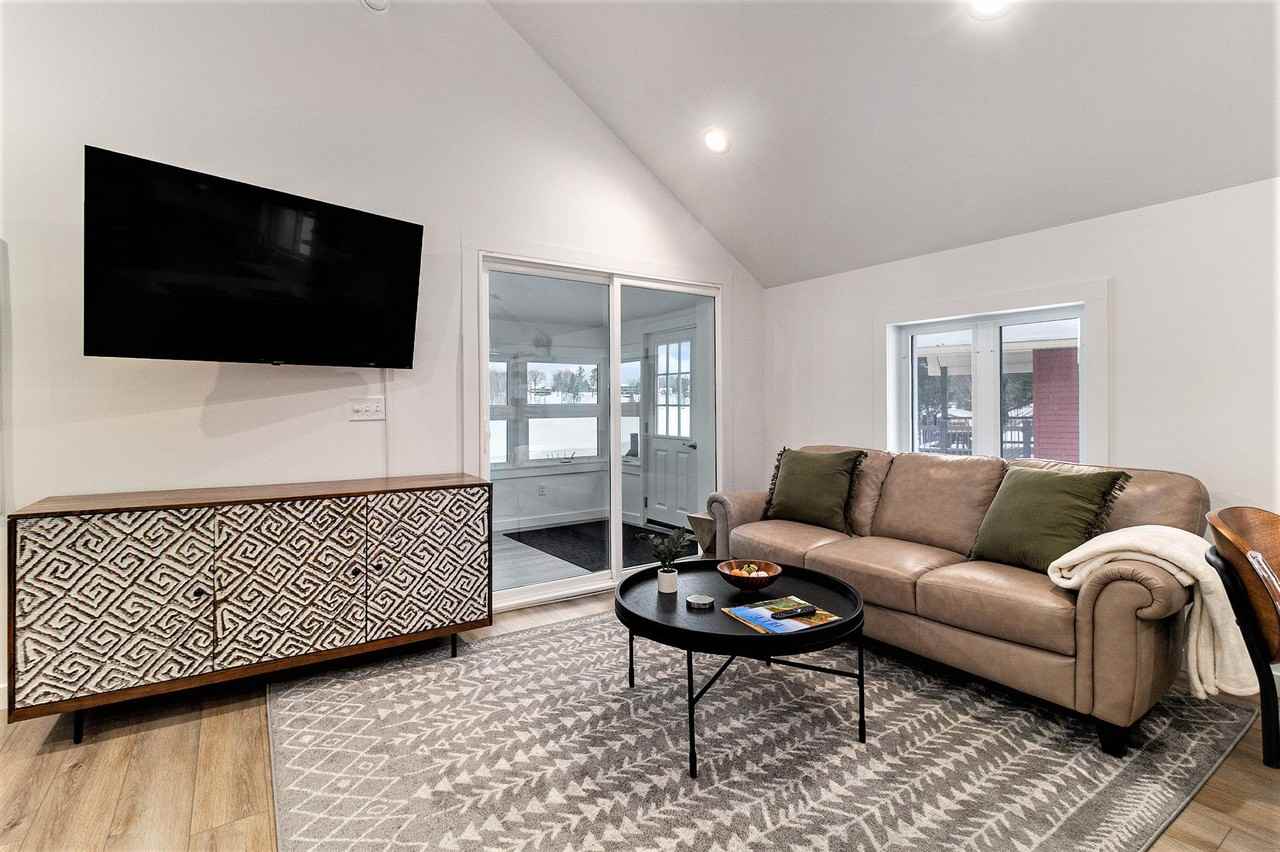 1814 W Hansen Rd - Photo 4 of 17