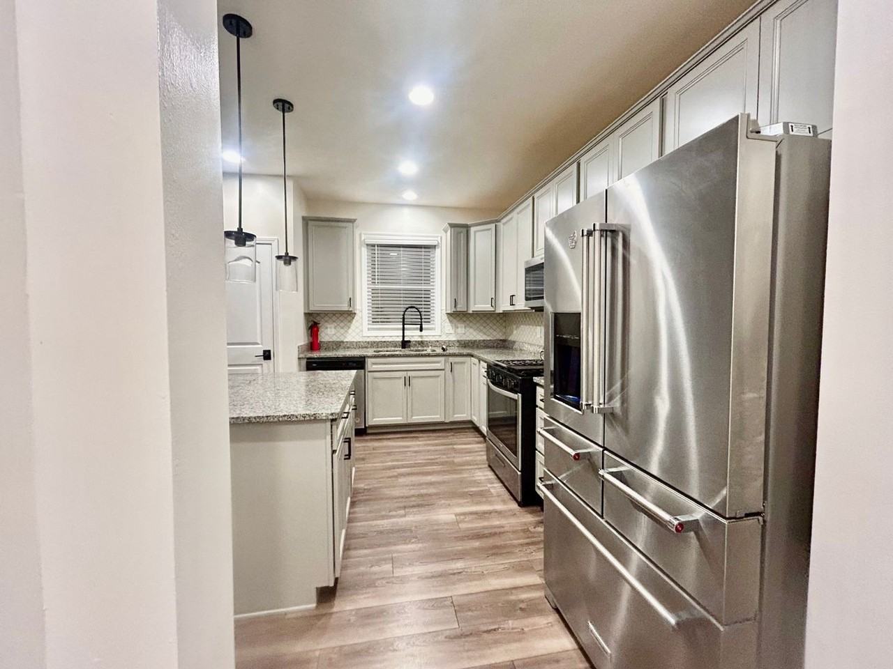 306 Raccoon Ave - Photo 7 of 25