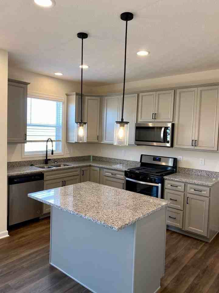 306 Raccoon Ave - Photo 6 of 25