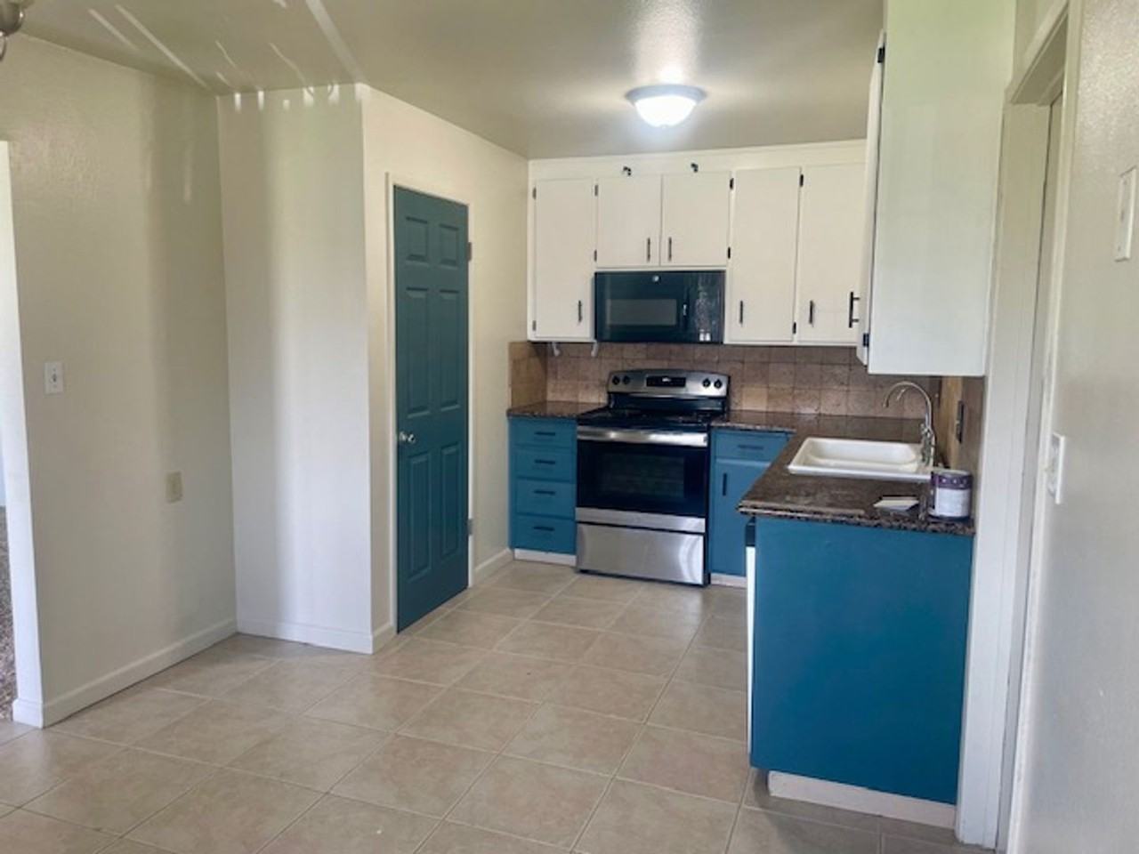 1023 Topaz Ct - Photo 4 of 13