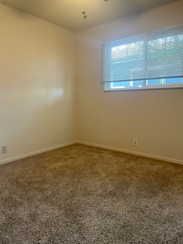 1023 Topaz Ct - Photo 7 of 13