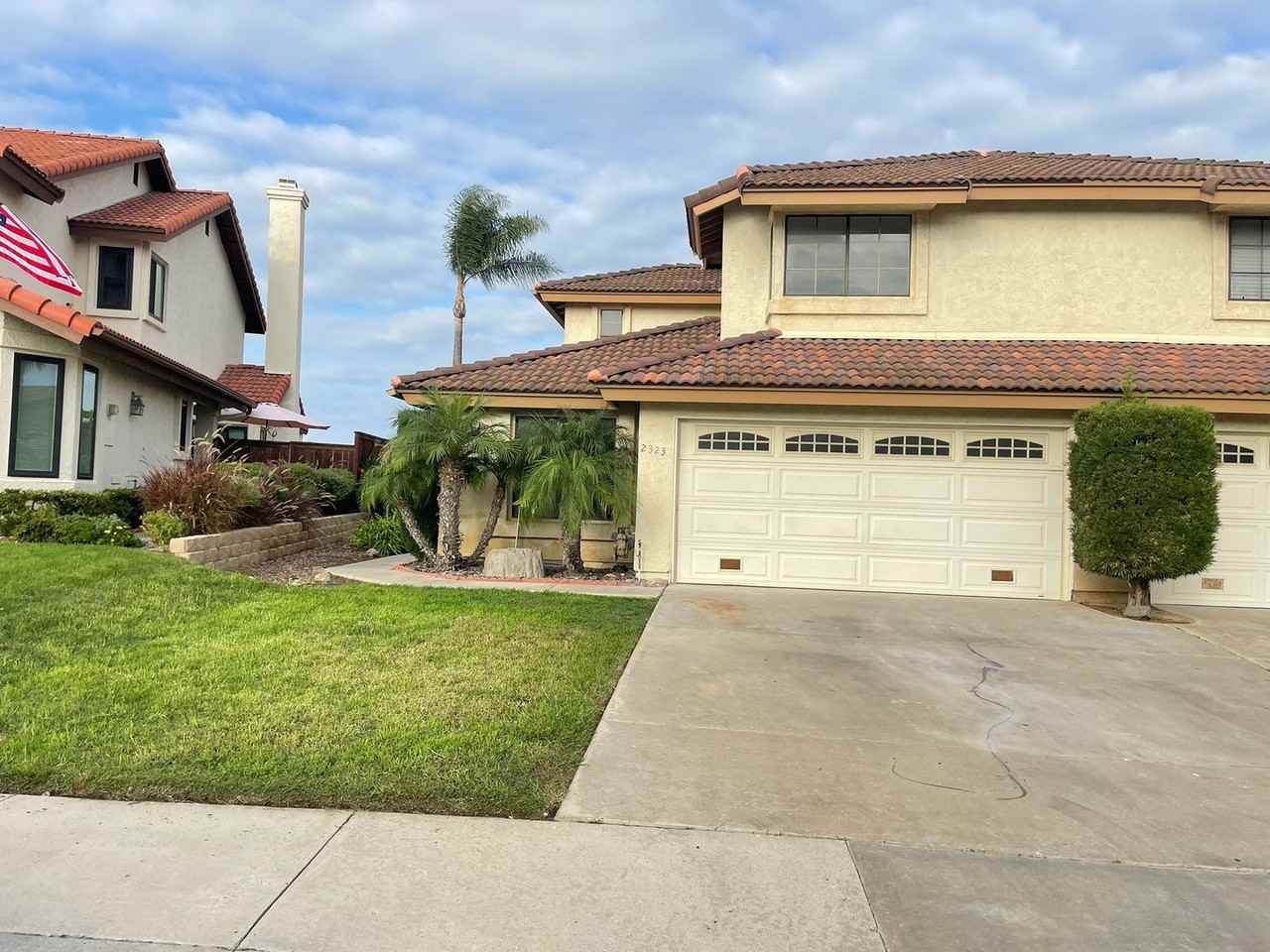 2323 Summerhill Dr - Photo 2 of 18