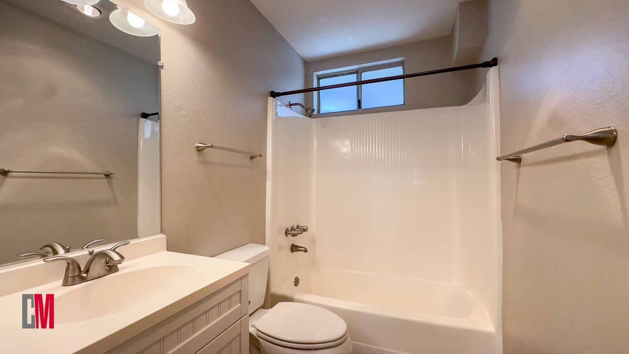 DL University Gardens - Photo 3 of 29