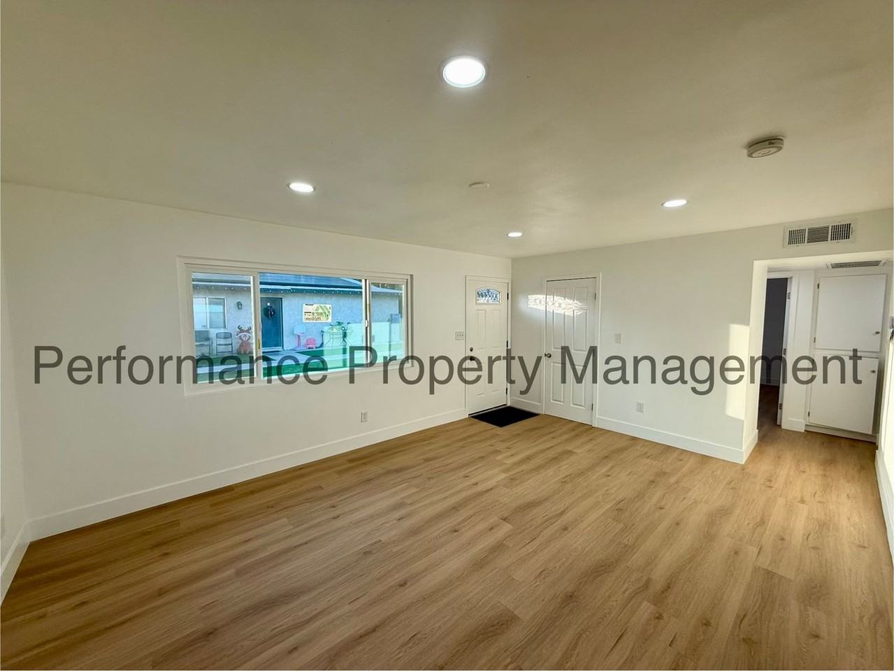 Squire Ln 3401 - Photo 4 of 30