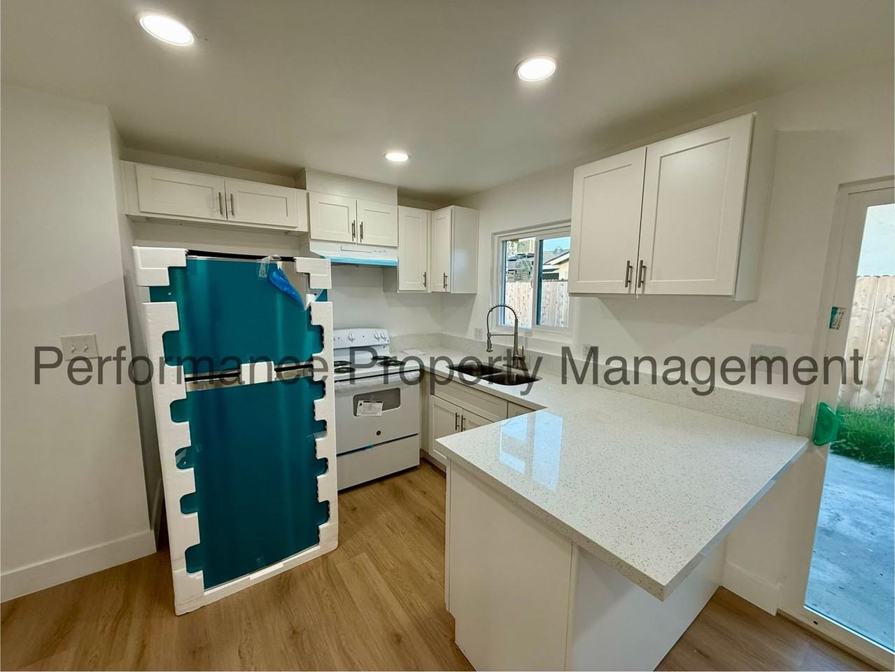 Squire Ln 3401 - Photo 6 of 30