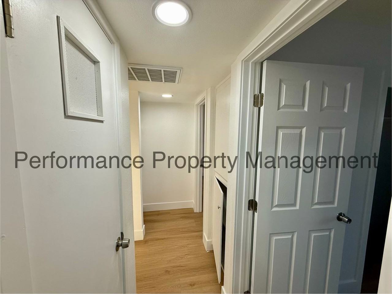 Squire Ln 3401 - Photo 7 of 30