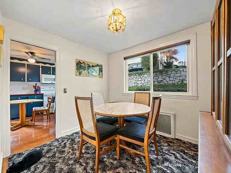 44 Main St - Photo 4 of 17