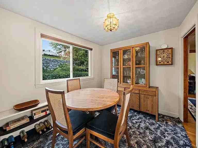 44 Main St - Photo 5 of 17