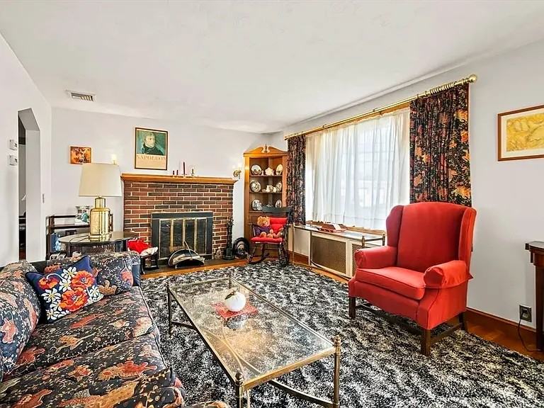 44 Main St - Photo 6 of 17