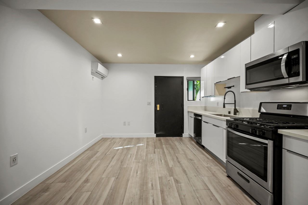 1139 Bellevue Ave #1147A - Photo 3 of 24