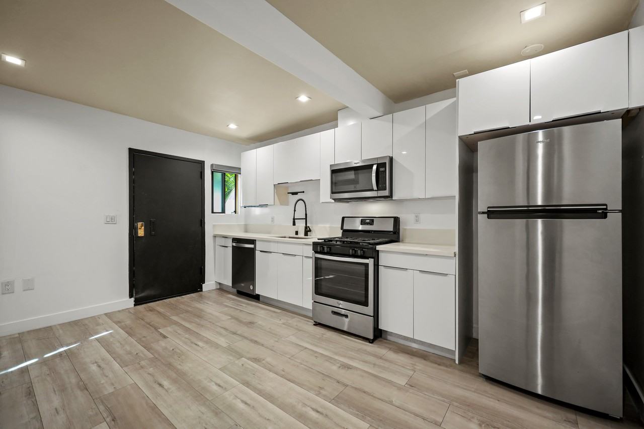 1139 Bellevue Ave #1147A - Photo 2 of 24