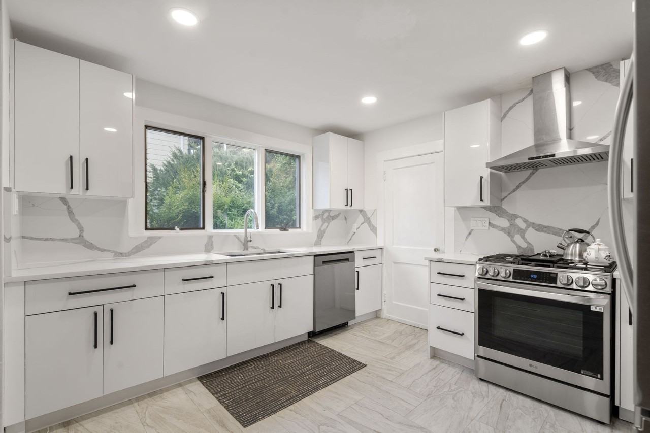 56 Edgecliff Rd - Photo 6 of 11