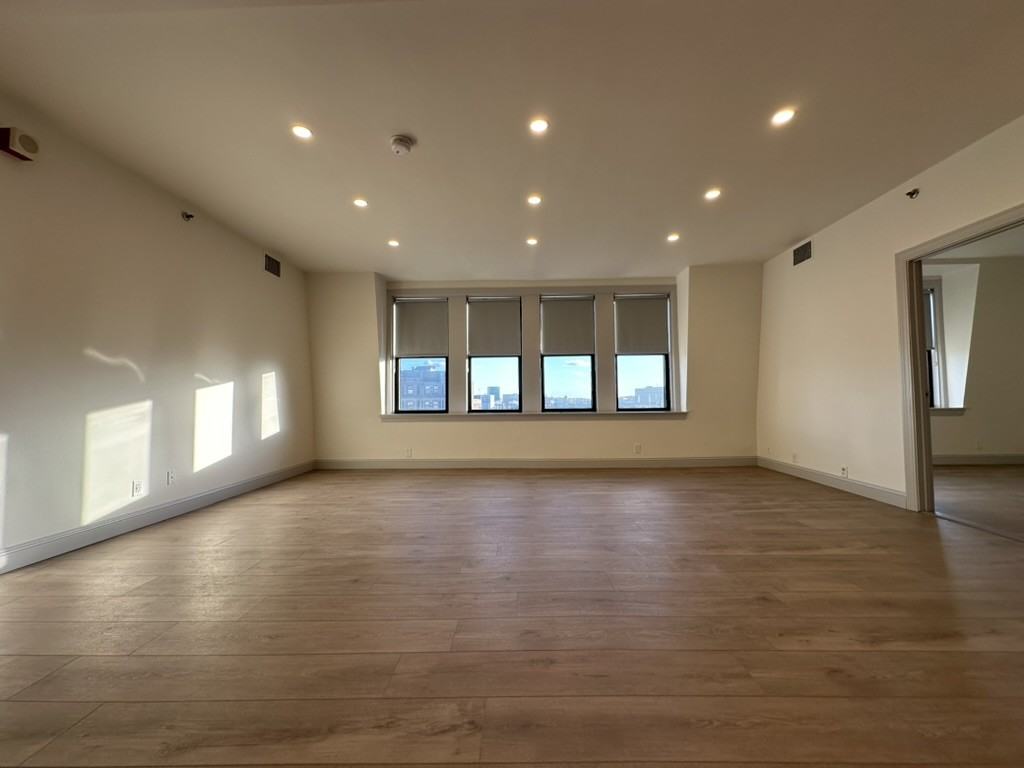 475 Commonwealth Ave #701 - Photo 2 of 18