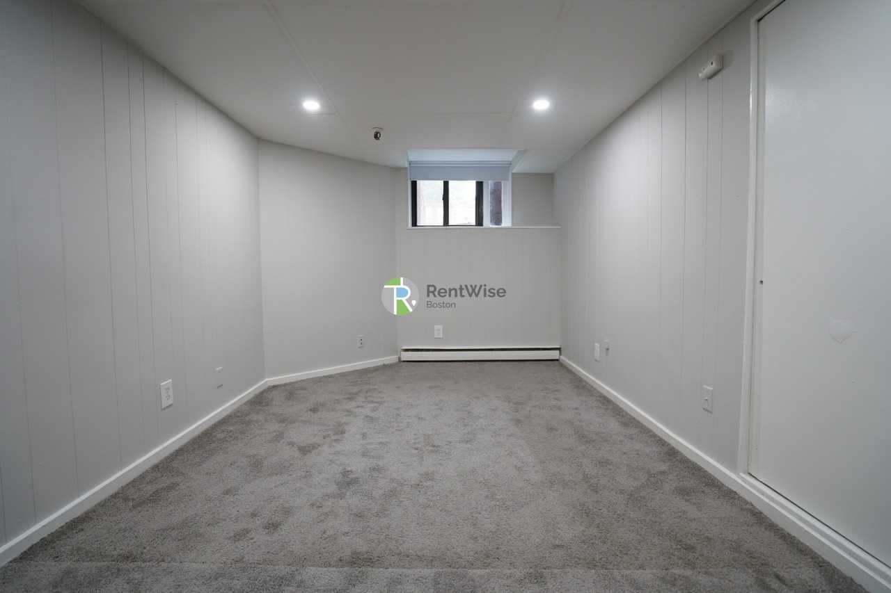 222 South St #B - Photo 2 of 12