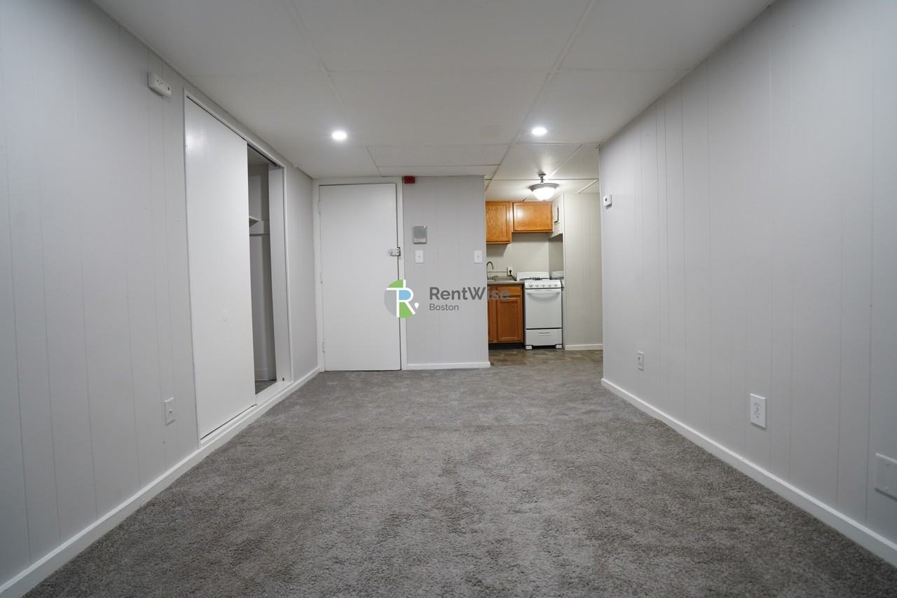 222 South St #B - Photo 3 of 12