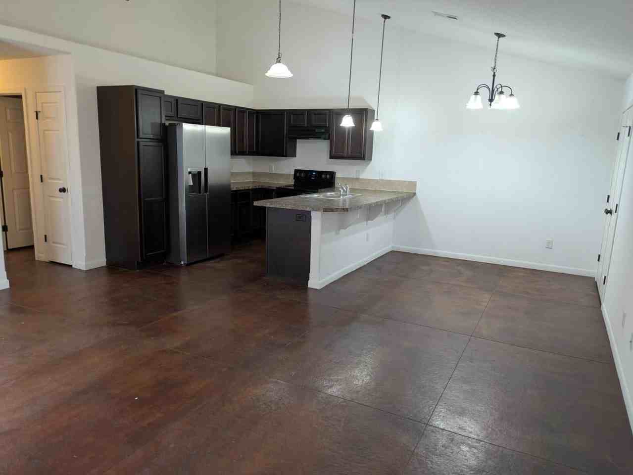 1332 N Curtis Ct - Photo 5 of 19