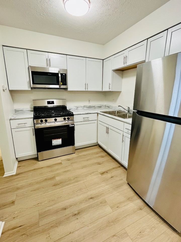 Titan Pointe Apartments - Photo 2 of 12