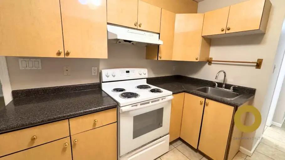 10560 Seaway Rd - Photo 2 of 11