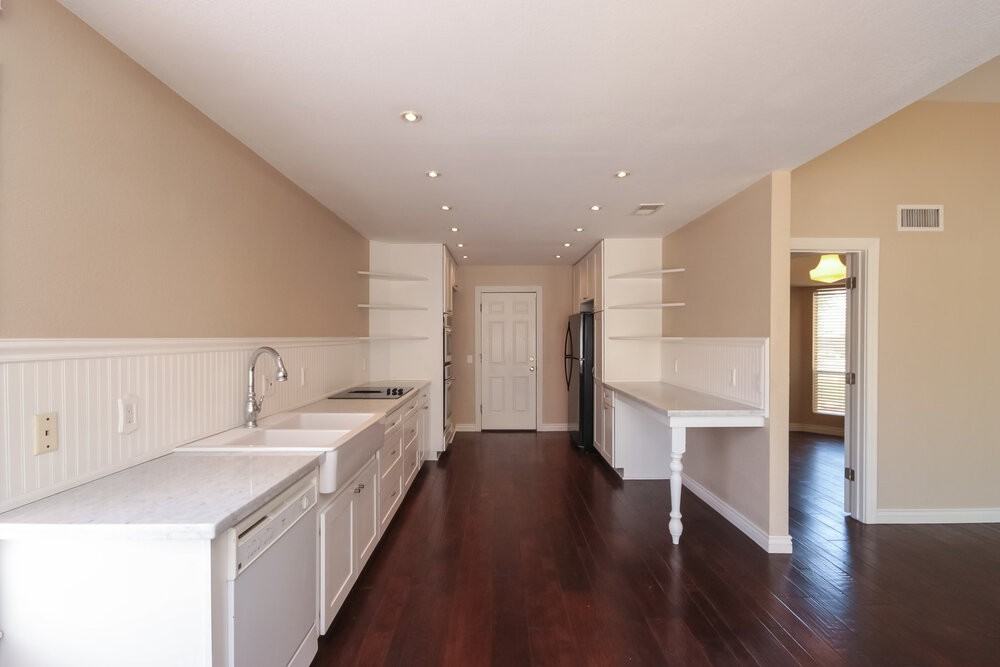 1428 E Kent Ave - Photo 5 of 15