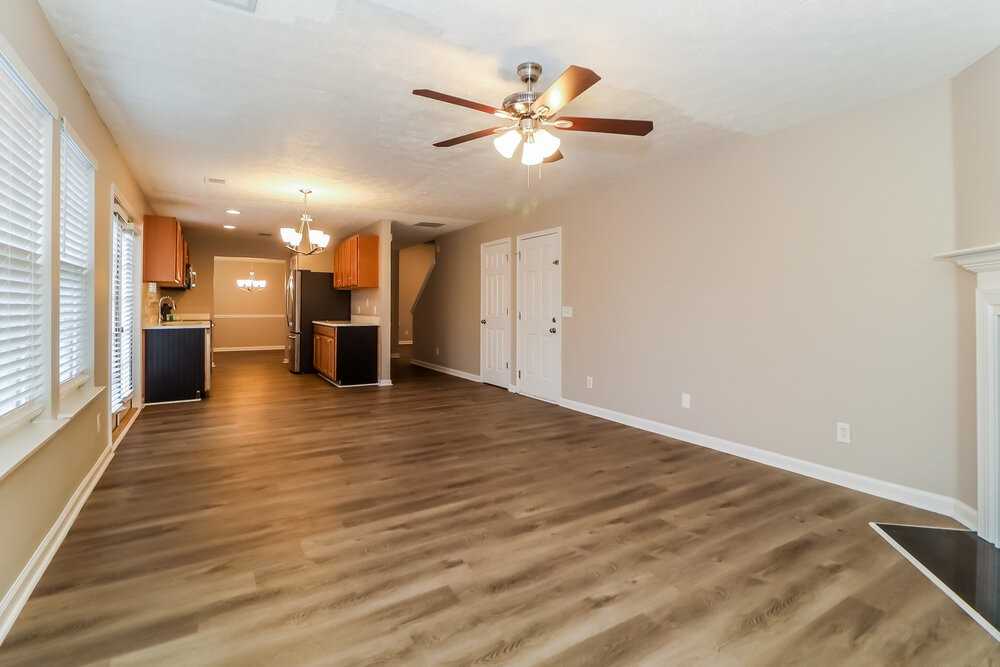 1113 Liriope Ln - Photo 4 of 20