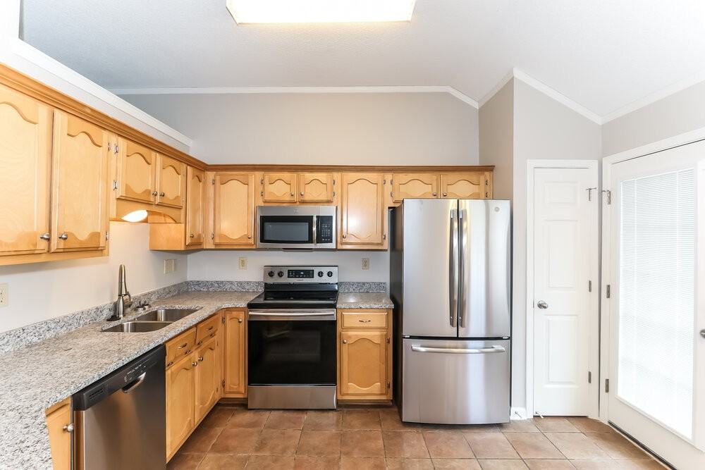 8456 Cross Point Dr - Photo 5 of 16